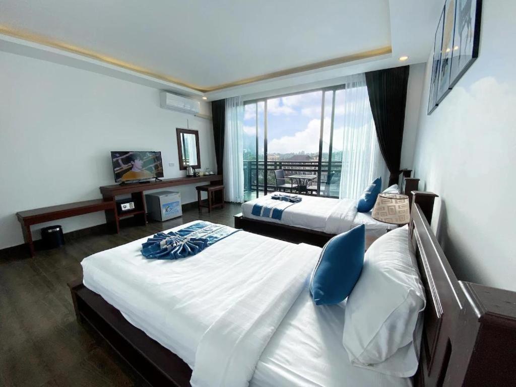 Vang Vieng Topview Hotel Exterior photo